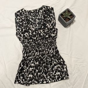 Chiffon sleeveless blouse